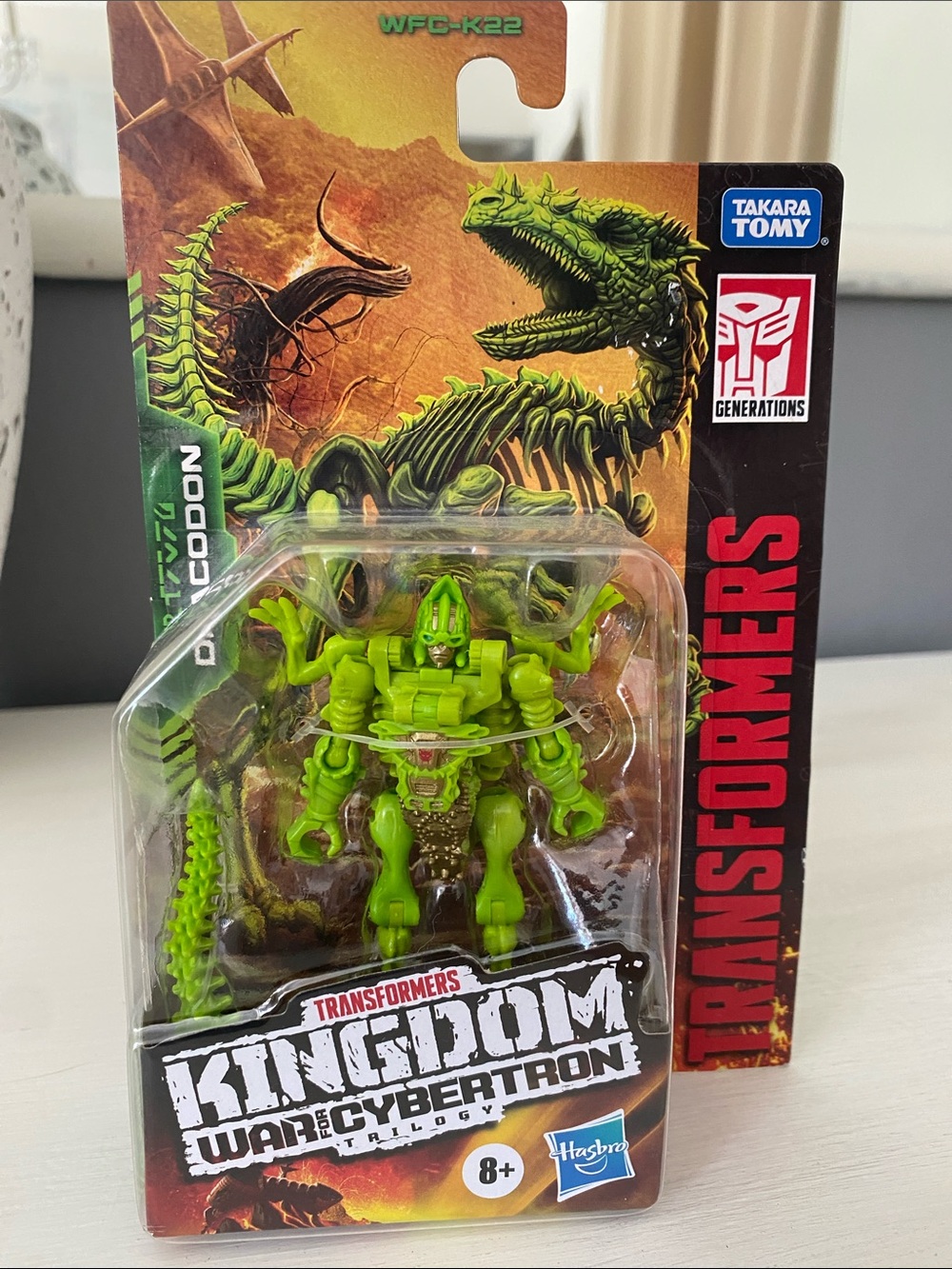 Hasbro Dracodon Transformers Kingdom War for Cybertron Trilogy Action Figure